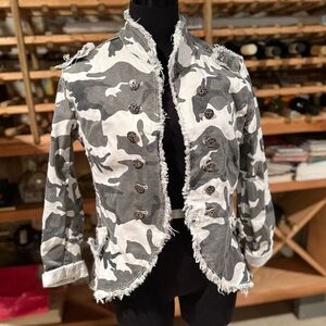 Camouflage Frayed Edge Blazer
